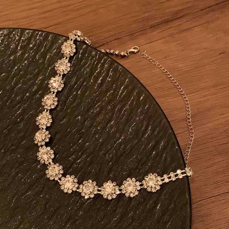 Full-diamond Niche Zircon Clavicle Chain Versatile Collar-style Necklace